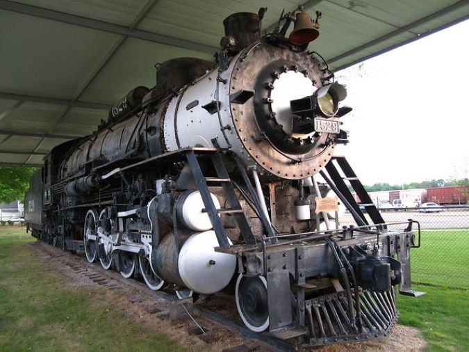 Steam engine 1529 displayed in Amory’s Frisco Park  Steam engine 1529 displayed in Amory’s Frisco Park