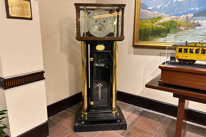 Precision eight-day astronomical regulator floor clock, built circa 1904   Precision eight-day astronomical regulator floor clock, built circa 1904