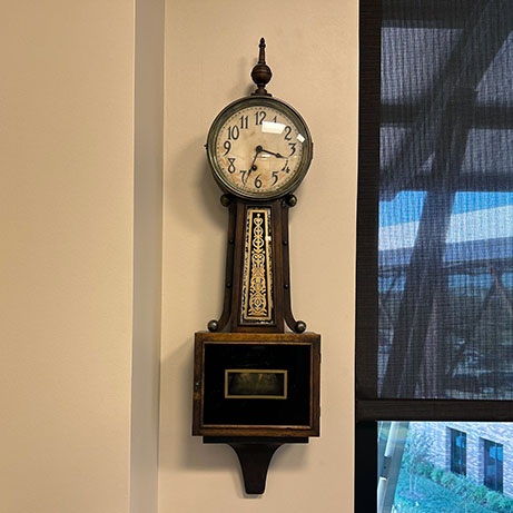 E. Ingraham Company banjo clock  E. Ingraham Company banjo clock